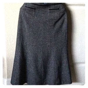 Tweed material skirt